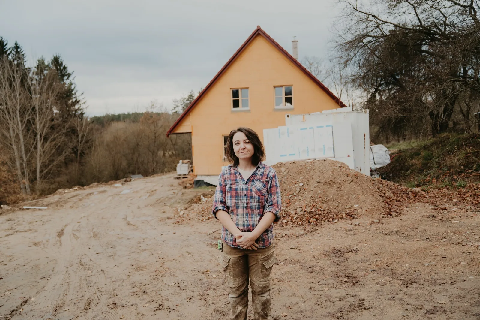 Denisa Divoká at a house under construction